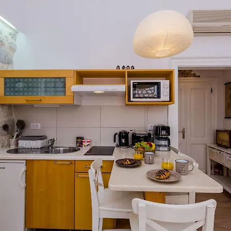 Midtown - One Bedroom With View *