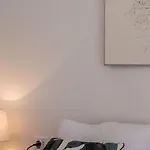 Midtown - One Bedroom With View Lägenhet