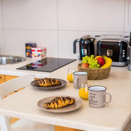 Midtown - One Bedroom With View *