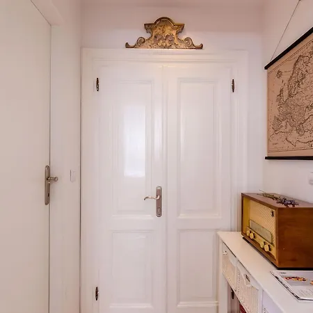 Midtown - One Bedroom With View Appartement *