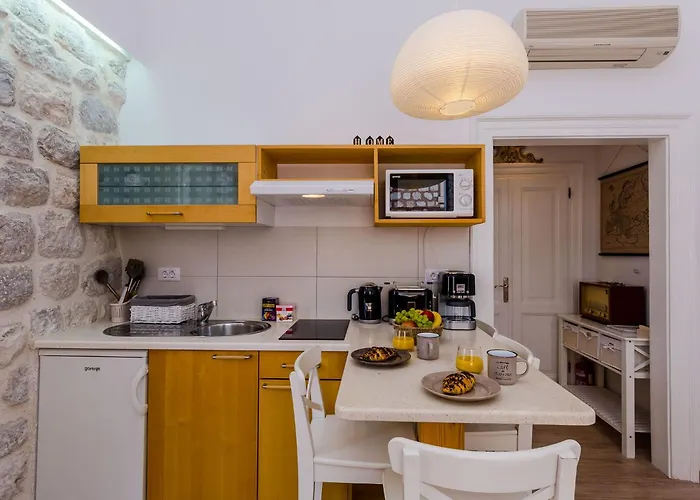 Midtown - One Bedroom With View *